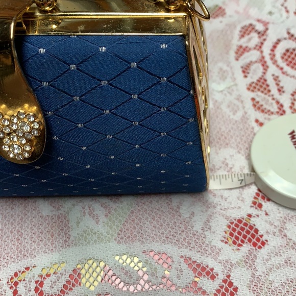 Cute brass and rhinestone purse - Picture 15 of 17